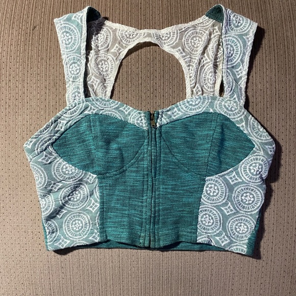 Over layer Bralette Size Medium - Picture 1 of 8